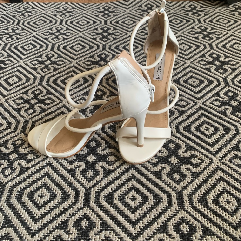 EUC STEVE MADDEN CLASSIC STILETTO PUMPS - Picture 2 of 4